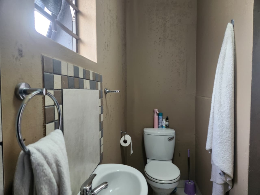 4 Bedroom Property for Sale in Levallia Western Cape